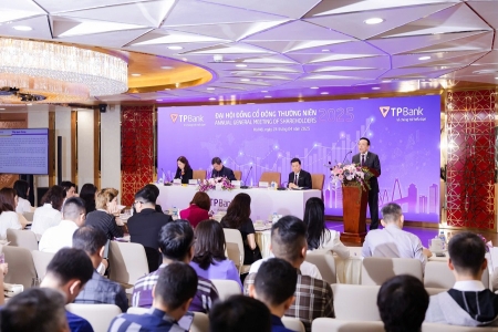 TPBank đặt mục tiêu lợi nhuận 9.000 tỷ đồng, chia tổ chức 15% bằng tiền mặt và cổ phiếu