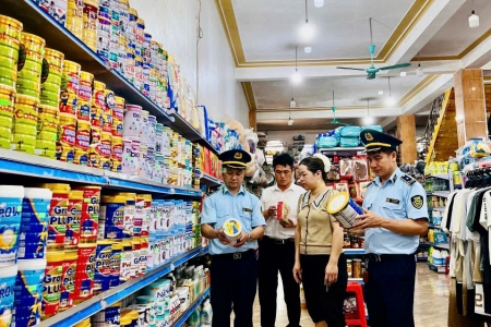 Lạng Sơn tăng cường kiểm soát thị trường dược phẩm, thực phẩm bảo vệ sức khỏe và sữa