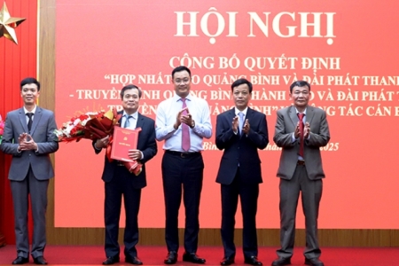 Quảng Bình: Công bố quyết định hợp nhất Báo và Đài phát thanh - Truyền hình