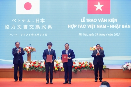 Việt Nam, Nhật Bản trao nhiều văn kiện hợp tác quan trọng