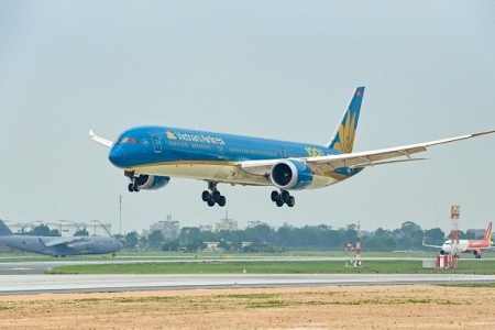 Giá vé máy bay dịp lễ 30/4 - 1/5 "leo thang" Cục Hàng không yêu cầu tăng chuyến