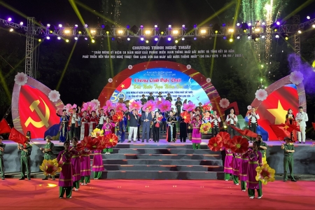 Lạng Sơn: Đặc sắc với Chương trình nghệ thuật với chủ đề "Đất nước trọn niềm vui"