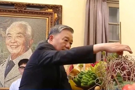 Tổng Bí thư Tô Lâm dâng hương tưởng nhớ Đại tướng Võ Nguyên Giáp và Đại tướng Văn Tiến Dũng
