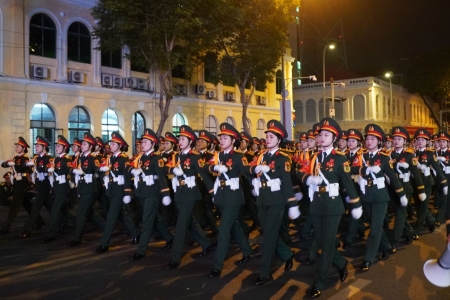 Đội hình diễu binh, diễu hành 'đổ về' điểm tập kết, sẵn sàng cho đại lễ 30/4