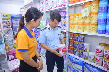 Ngành Quản lý thị trường Ninh Bình tăng cường kiểm tra chống hàng giả