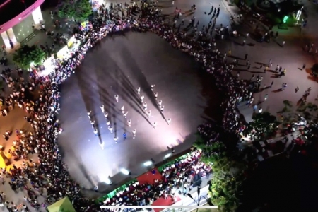 Phố đi bộ Nguyễn Huệ tại thị trấn vùng biên Lao Bảo có gì mới lạ?