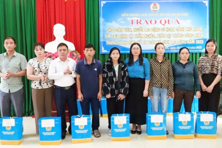 Thanh Hóa: Trao quà cho đoàn viên, người lao động có hoàn cảnh khó khăn, bệnh tật hiểm nghèo