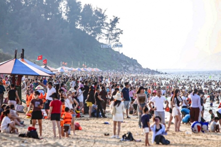 Hà Tĩnh đón hơn 734 nghìn lượt khách trong dịp nghỉ lễ 30/4 và 1/5