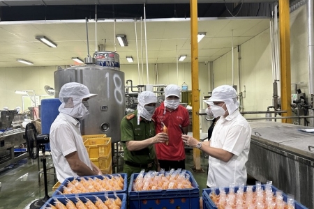 Hàng giả xâm chiếm gian bếp: Báo động về an toàn thực phẩm