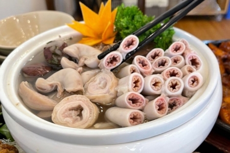 Kiểm tra đột xuất quán “Lòng Chát” tại TP. HCM