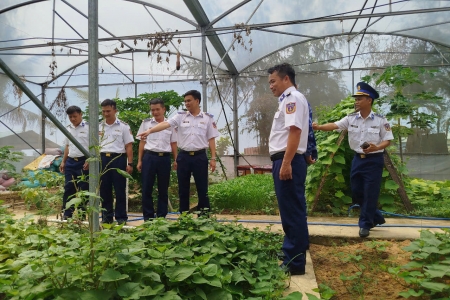 Hải đoàn 42 đẩy mạnh tăng gia sản xuất, nâng cao đời sống bộ đội