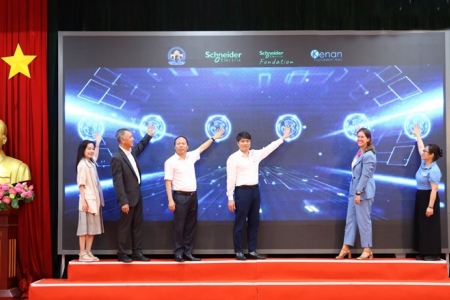 Ký kết và khởi động Dự án “Vì một hành tinh xanh và giáo dục AI kiến tạo tương lai”