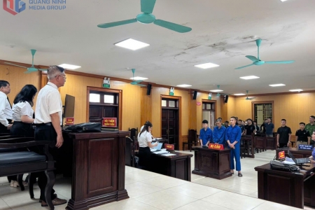 Hơn 16 năm tù cho 3 bị cáo mua bán trái phép chất ma tuý
