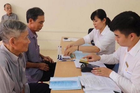 Nghỉ hưu sớm do sắp xếp bộ máy: Đóng BHXH bao nhiêu năm để hưởng lương hưu?