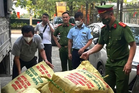 Hà Nội tạm giữ 1,5 tấn lạp xưởng không rõ nguồn gốc