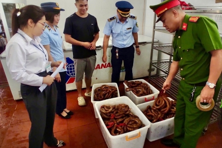 Quảng Ninh: Ra quân mạnh mẽ vì an toàn thực phẩm, xử lý hàng loạt vi phạm