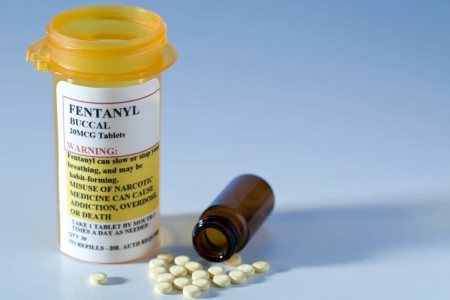 Trung Quốc bảo vệ quan điểm về vấn đề fentanyl trước thuế quan của Mỹ