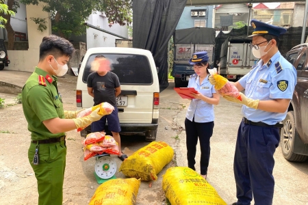 Lạng Sơn tạm giữ 3.250 sản phẩm xúc xích nhập lậu