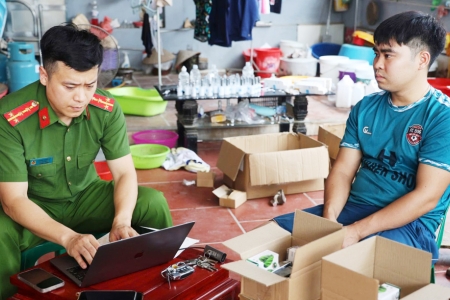 Đấu tranh có hiệu quả hoạt động buôn lậu, gian lận thương mại và hàng giả