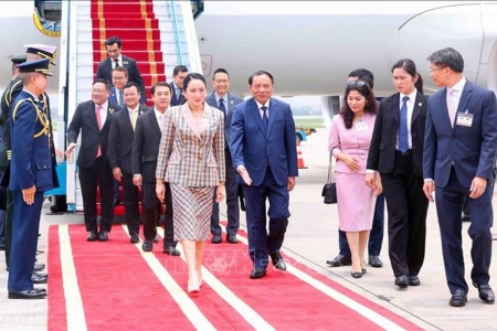 Thủ tướng Vương quốc Thái Lan bắt đầu thăm chính thức Việt Nam