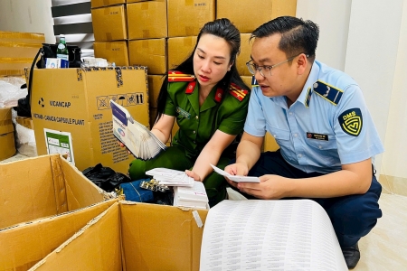 Hà Nội: Triệt phá đường dây sản xuất 100 tấn thuốc tân dược và thực phẩm chức năng giả