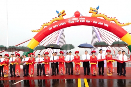 Cầu Thiên Trường - Công trình giao thông biểu tượng của thành phố Nam Định