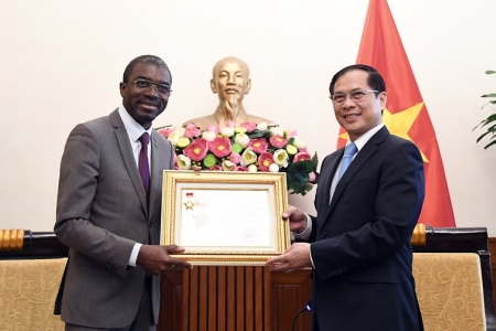 Phó Thủ tướng Bùi Thanh Sơn tiếp Giám đốc Trung tâm Di sản thế giới của UNESCO