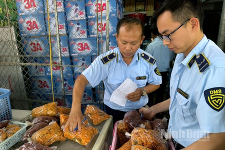 Ninh Bình: Tiêu hủy gần 80 kg thực phẩm không rõ nguồn gốc