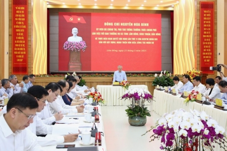 Phó Thủ tướng Thường trực Nguyễn Hòa Bình làm việc với Ban Thường vụ 3 tỉnh Lâm Đồng, Bình Thuận và Đắk Nông
