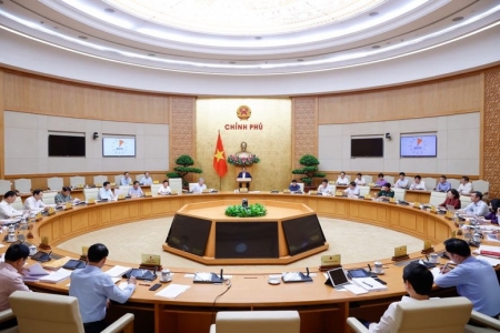 Thủ tướng: Quyết tâm cơ bản hoàn thành tháo gỡ 'điểm nghẽn' thể chế ngay trong năm 2025