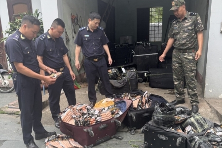 Lào Cai: Phát hiện, thu giữ 2,55 tấn thực phẩm đông lạnh không rõ nguồn gốc