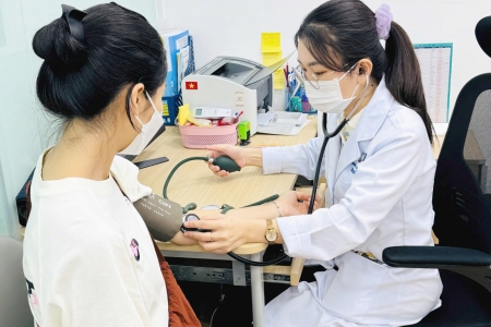 Cấp cứu thần tốc tại trung tâm tiêm chủng giúp người phụ nữ vượt qua "lưỡi hái tử thần"