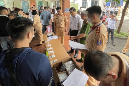 Công an tỉnh Quảng Ninh tổ chức kỳ sát hạch lái xe đầu tiên