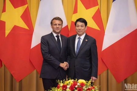Chủ tịch nước Lương Cường hội đàm với Tổng thống Pháp Emmanuel Macron