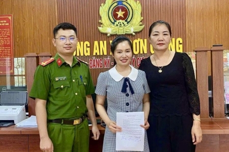 Một người phụ nữ ở Hà Tĩnh 2 lần trả lại cho người chuyển nhầm 1,9 tỷ đồng