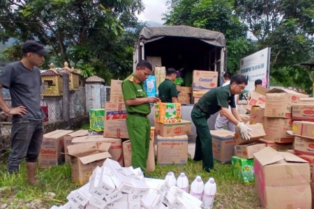 Bắt giữ vụ vận chuyển thuốc lá lậu gần 900 bao tại A Lưới (Huế)