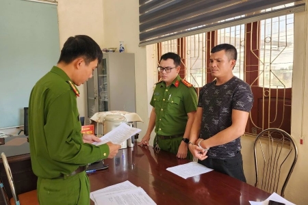 Khởi tố đối tượng lái xe đầu kéo không bằng lái, sử dụng ma túy và thách thức CSGT