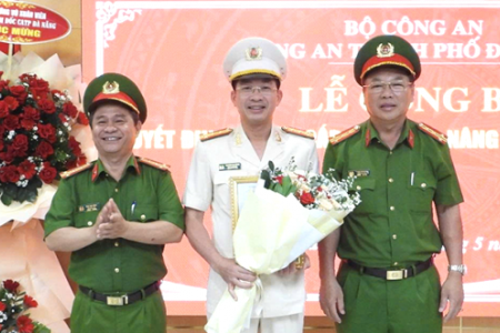 Thượng tá Nguyễn Đại Đồng, Phó Giám đốc Công an Đà Nẵng được thăng cấp bậc hàm Đại tá