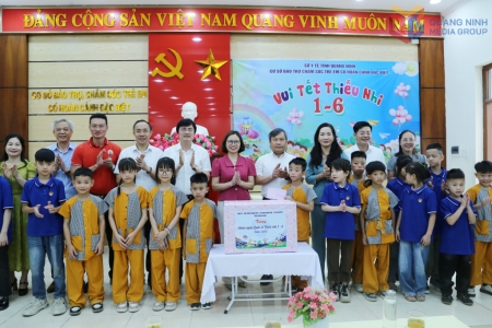 Bí thư Tỉnh ủy Quảng Ninh thăm, tặng quà nhân dịp Quốc tế Thiếu nhi 1/6