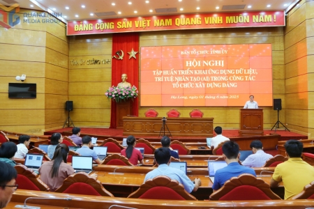 Ban Tổ chức Tỉnh ủy Quảng Ninh tập huấn ứng dụng dữ liệu trí tuệ nhân tạo (AI)