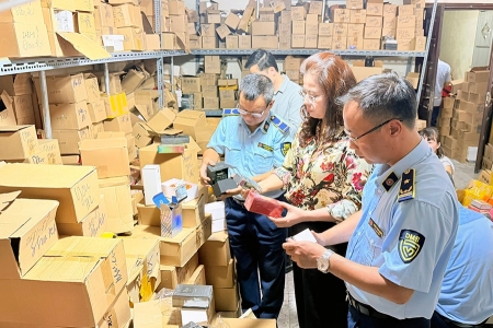 Hà Nội: Xử lý 444 vụ buôn lậu, GLTM, sản xuất tiêu thụ hàng giả trong tháng 5