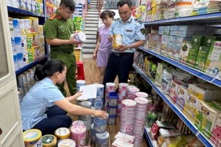 Nghệ An: Phát hiện gần 200 hộp sữa bột nhập lậu tại Diễn Châu