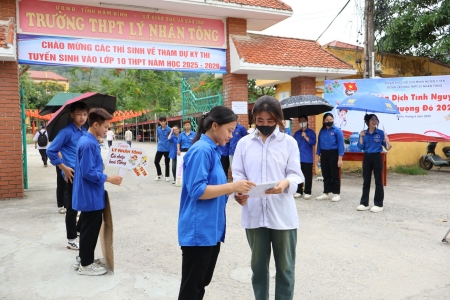 Hơn 23.000 thí sinh Nam Định làm bài thi đầu tiên kỳ thi vào lớp 10