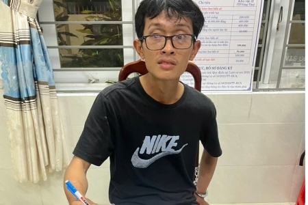 Bắt giữ đối tượng tàng trữ trái phép chất ma túy tổng hợp dạng đá