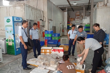 Nam Định thu giữ hơn 1.400 sản phẩm thực phẩm không rõ nguồn gốc