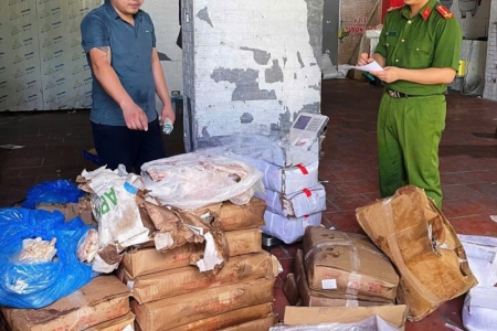 Ninh Bình: Thu giữ 2,5 tấn thực phẩm thịt lợn, thịt gà không có hóa đơn chứng minh nguồn gốc