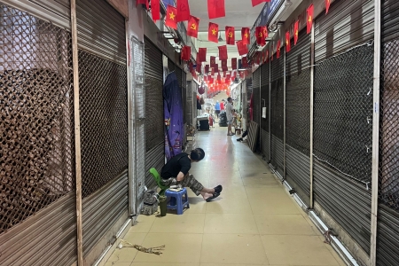 Hà Nội: Vì sao các hộ kinh doanh tại chợ Đồng Xuân đồng loạt đóng cửa?