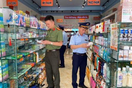 Lạng Sơn: Phát hiện, xử lý một số hộ kinh doanh thực phẩm, mỹ phẩm nhập lậu