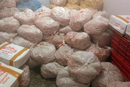 Hà Nội: Phát hiện và thu giữ gần 1 tấn chân gà, thịt trâu “bẩn”