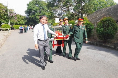 Quảng Trị: Truy điệu, an táng 10 hài cốt liệt sĩ